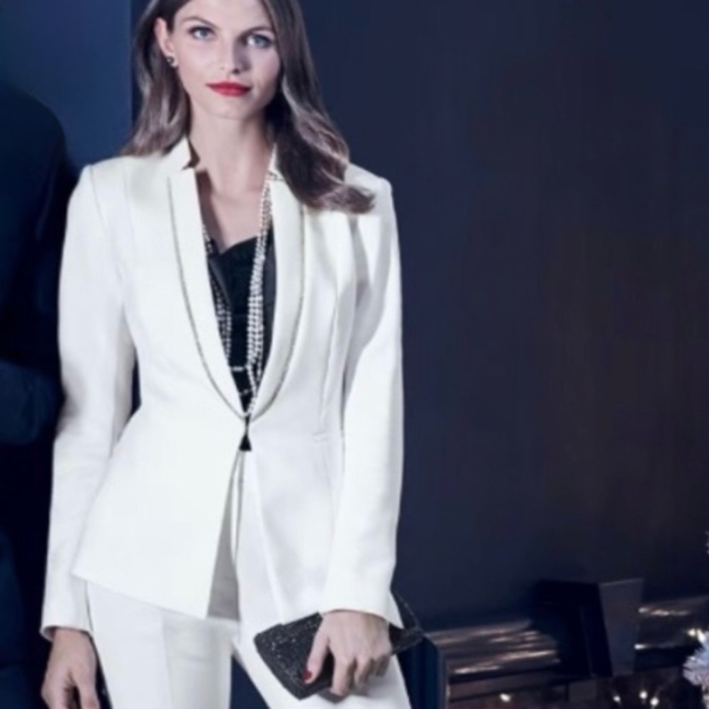 White House Black Market Ballchain Blazer Ecru Size 4 Nwt